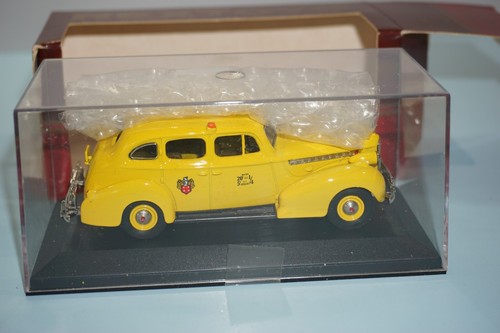 RexToys - Packard Super 8 Berline Services Yellow Taxi Formal Sedan 1940 1/43 - Picture 2 of 8