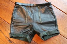 Neuwertige solide kurze vintage Pfadi Lederhose in H46 mit Doppelzipp !