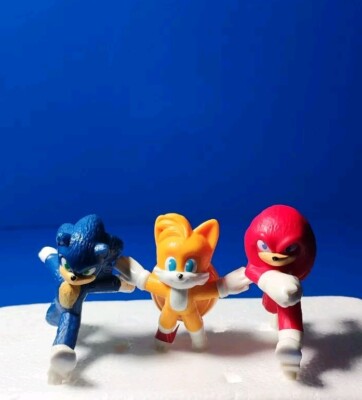 Sonic Hedgehog 3 piece Knuckles and Tails Fox fly Figure Running Action Cake...