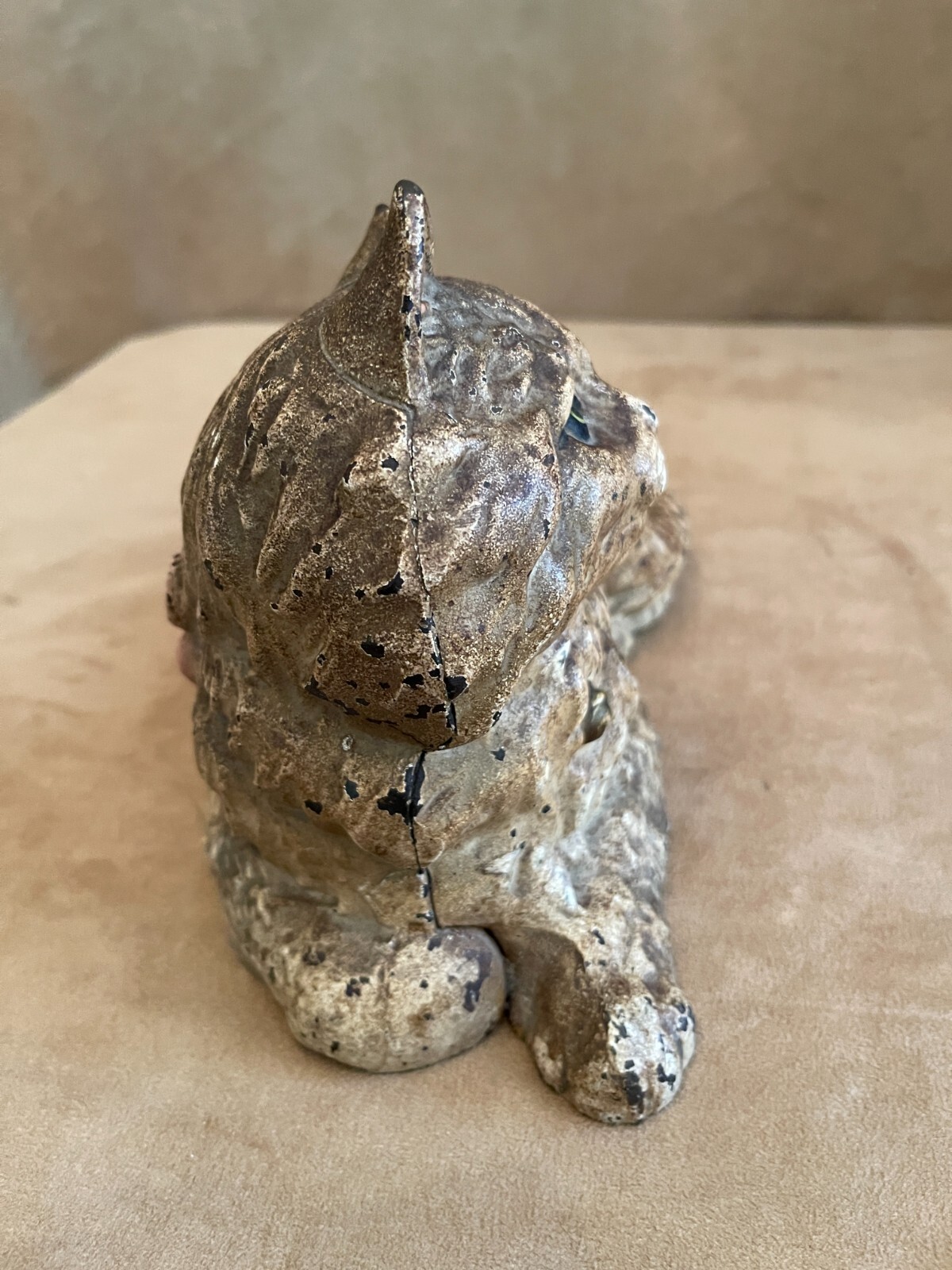 Hubley Cat laying down Fireside Vintage Cast Iron doorstop brown bow antique eBay