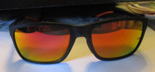 Under Armour - UA Hustle Rectangular Sunglasses - Black frame/Red Mirror