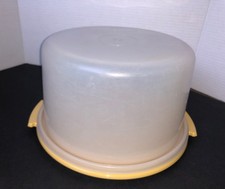 Tupperware Vintage Cake Taker 10" Harvest Gold Tray 684