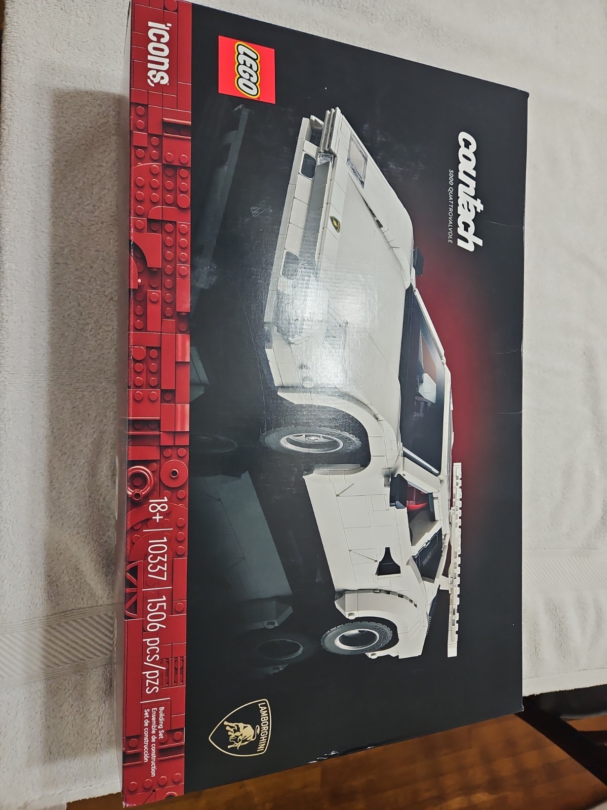 LEGO Icons: Lamborghini Countach 5000 Quattrovalvole (10337)