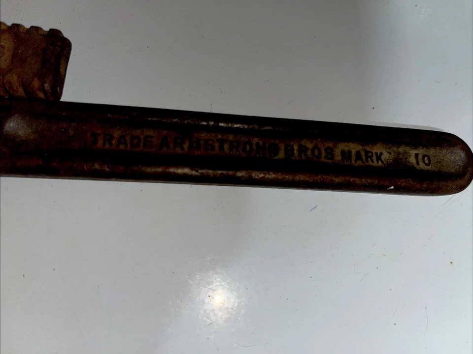 Llave de tubo de acero Armstrong de 10" hecha en EE. UU. Llave de tubo de alta resistencia Foto 3 de 4