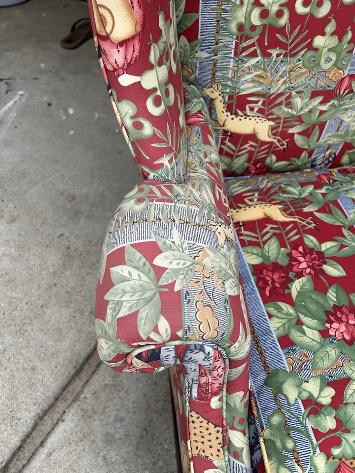 Silla de ala Baker Heritage Chippendale con tela otomana a juego Foto 4 de 4