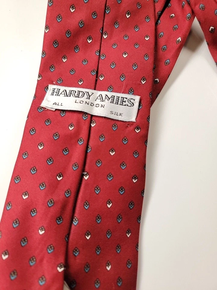 Corbata formal Hardy Amies para hombre 57"Lx3"W borgoña Foto 2 de 3