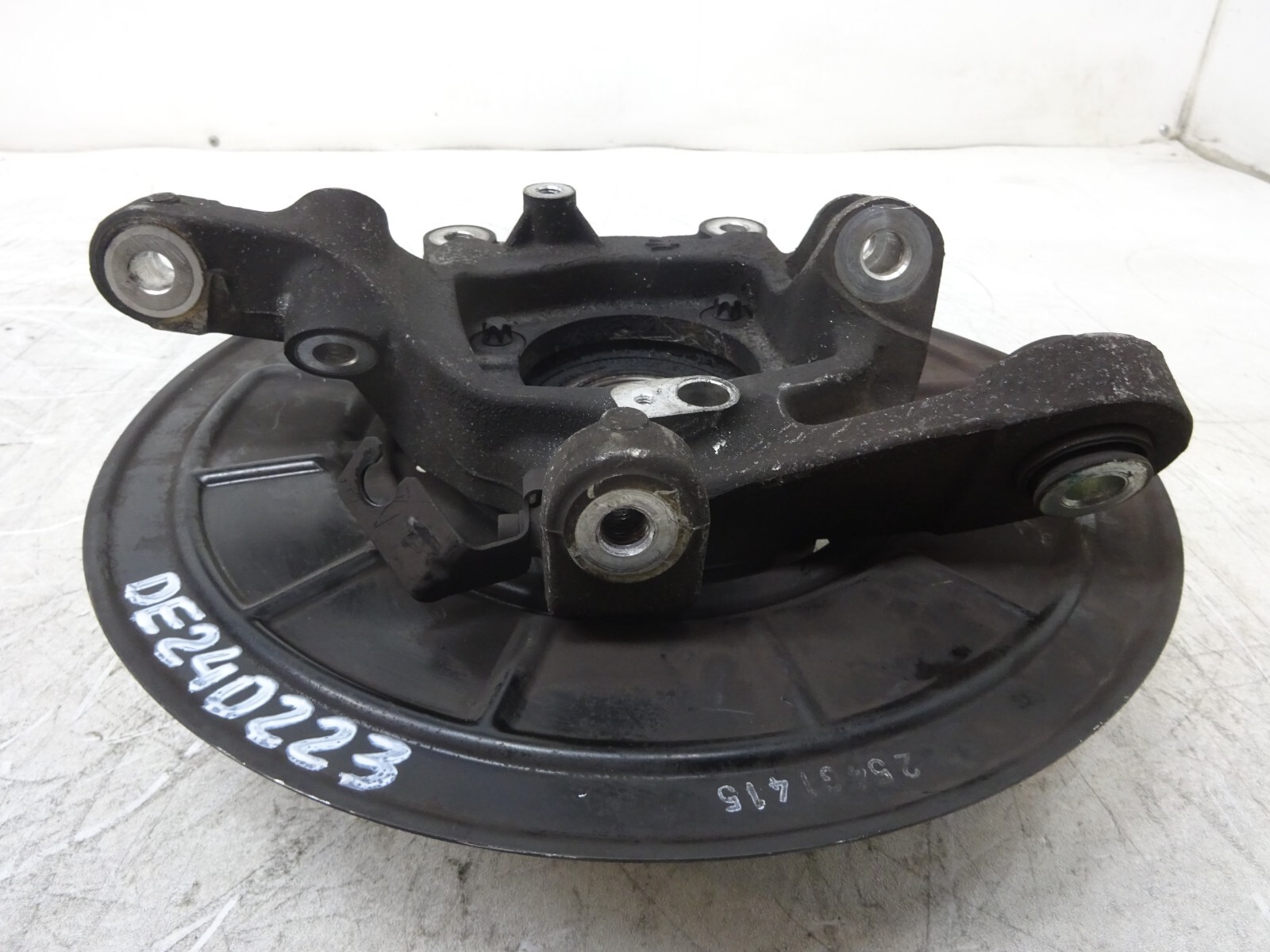 14-17 Maserati Ghibli Rear Right Passenger Side Spindle Knuckle Hub OEM DE240223