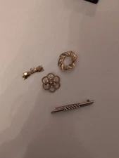 Job Lot Of Brooches Gold Tone