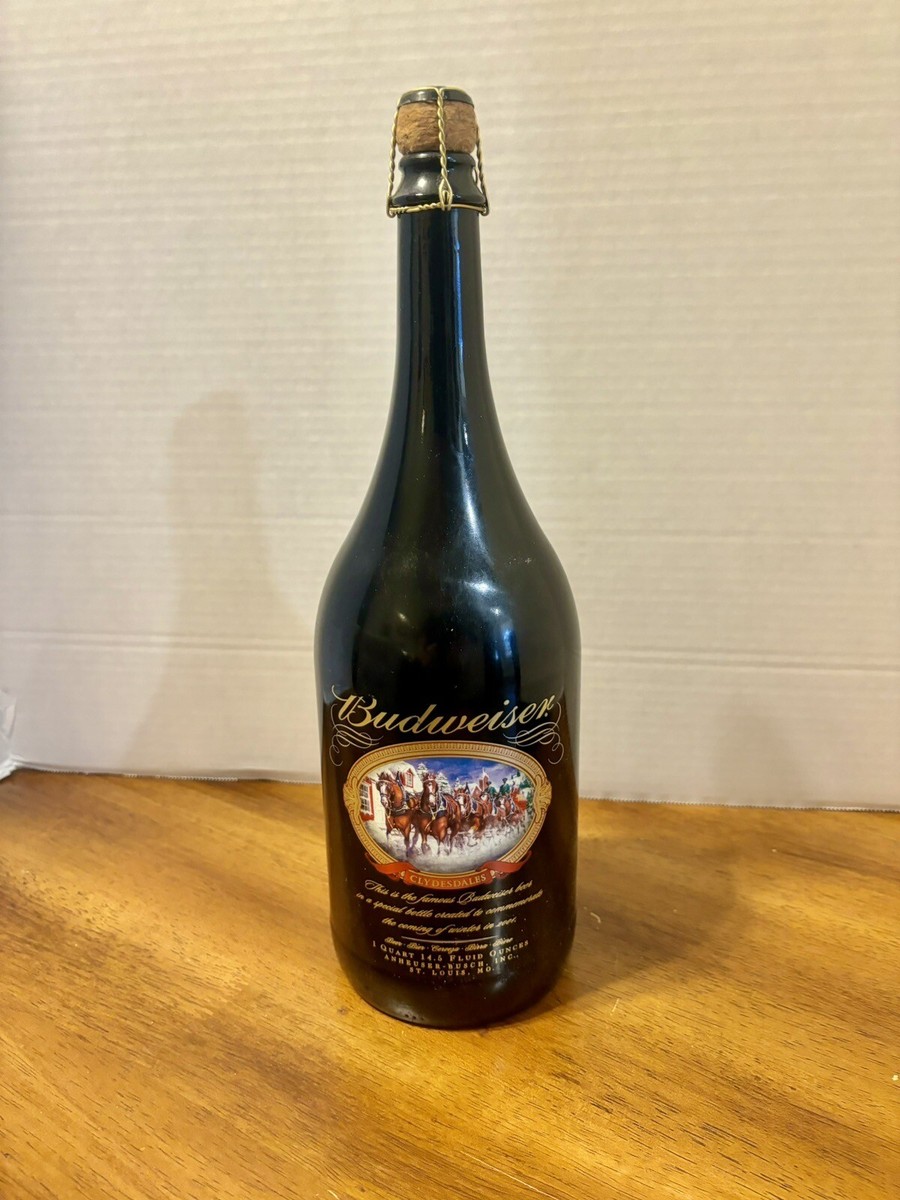 VINTAGE Budweiser Clydesdales Winter Snow - Quart Glass Beer