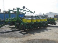 John Deere 1780 Planter