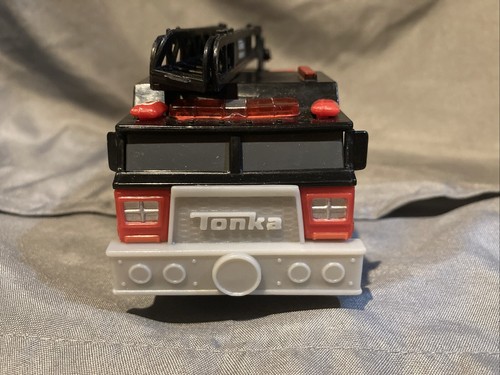 Tonka Fire Truck With Ladder Makes Sounds Lights Flash Hasbro 2016 - Picture 10 of 13