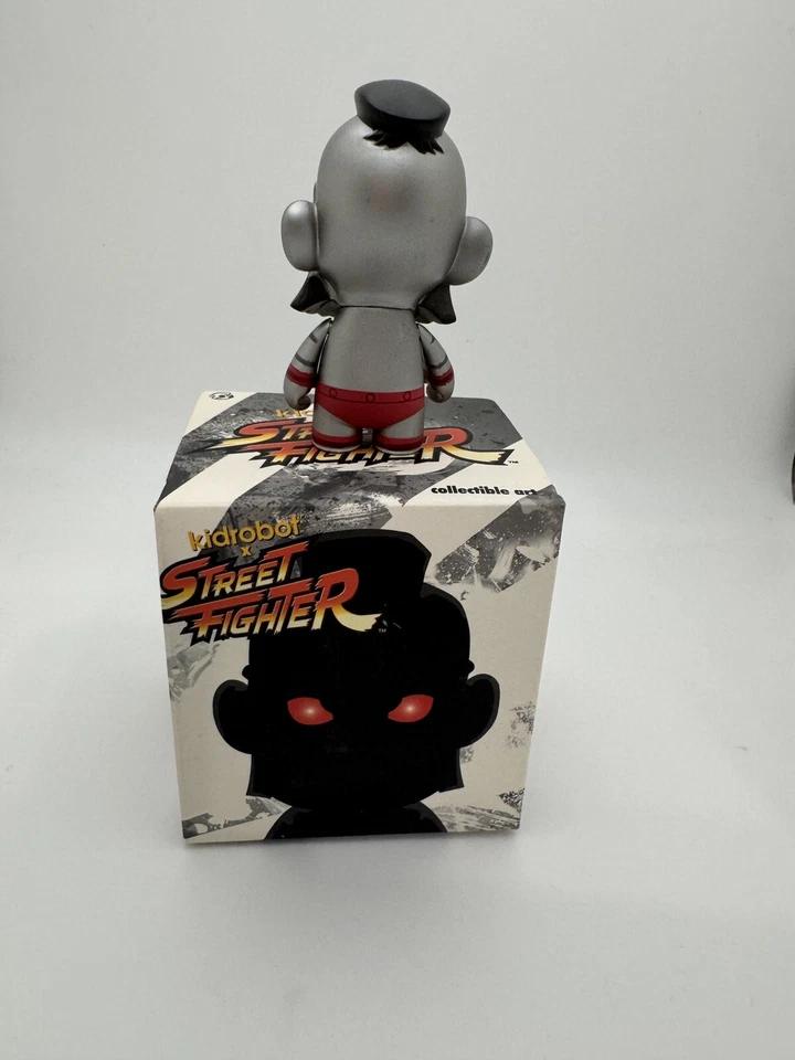 Kidrobot Street Fighter Mecha Zangief SDCC 2013 exclusivo vinilo de 3" con caja Foto 3 de 4