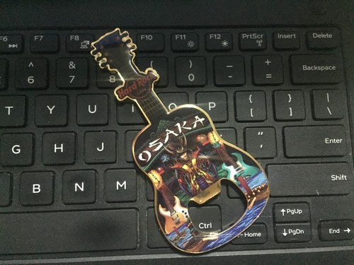 HARD ROCK CAFE JAPAN OSAKA GUITAR OPENER MAGNET - Picture 2 of 2