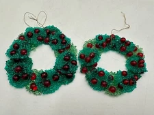 LOT OF 2 VINTAGE CHRISTMAS MELTED POPCORN GREEN WREATH RED BEADS ORNAMENT 4”