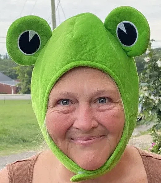 Máscara Halloween Rana. Golpes cabeza adulto pequeño/niño grande. Hermoso verde suave Foto 2 de 4