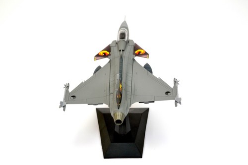 Saab JAS-39C Gripen, Czech Air Force No. 9236, NTM 2016, 1:72 scale diecast - Picture 4 of 6