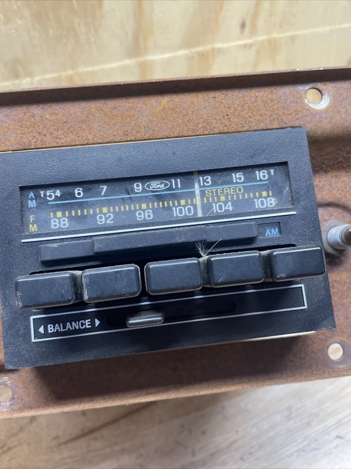 FOR PARTS Vintage 80s Ford F250 A/m F/m Radio Oem Original Factory Stereo AS IS Foto 3 de 4