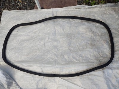 2007-2014 Chevrolet Suburban Lift Gate Glass Weather Seal