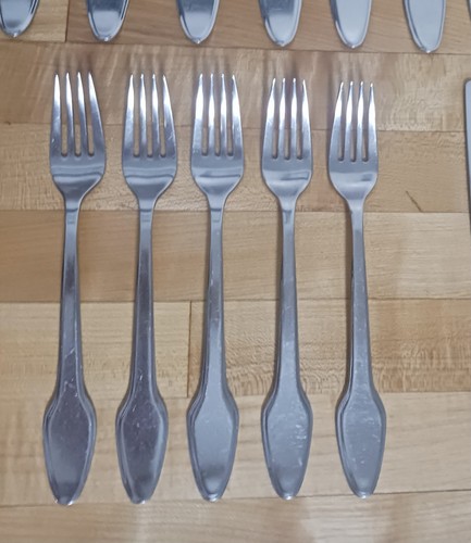 Gourmet Settings Stainless Flatware 38 Pcs. Take Off Design 18/20 - Picture 5 of 7