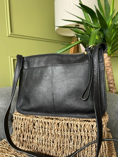 Marks and spencer black Leather crossbody bag shoulder bag - Picture 2 of 10