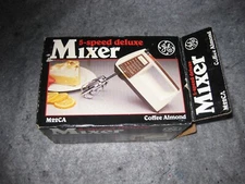 NEW OPEN BOX VINTAGE General Electric Custom Portable Mixer M24CA  Coffee/Almond