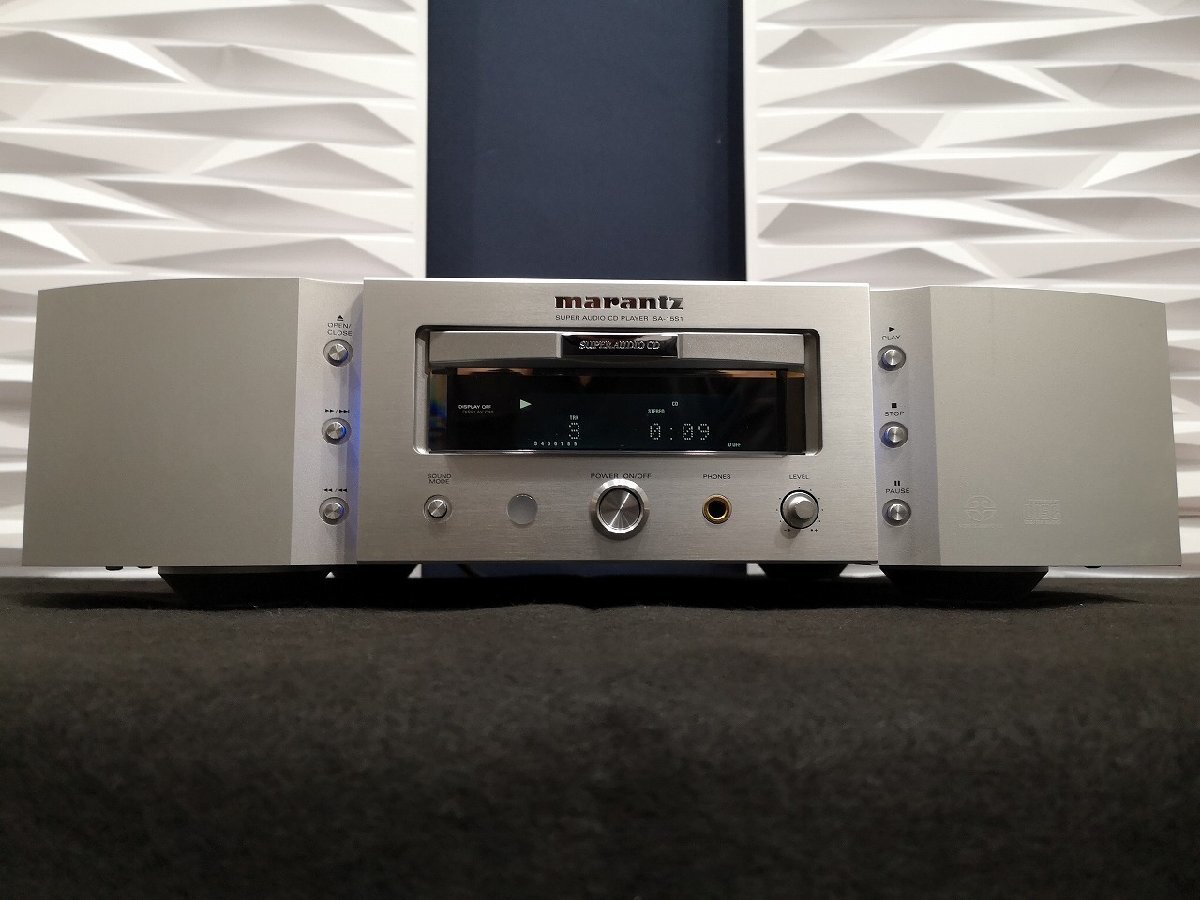 Marantz プリメインアンプPM-15S1とCDプレーヤー SA-15S1 マランツ、中級プリメイン、SACDプレーヤーのシルバーモデル