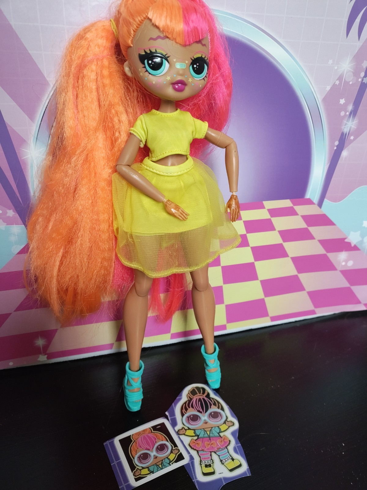 Lol omg Doll lot of 15 Fierce Neon *Custom Hands* neon qt tot and accessories