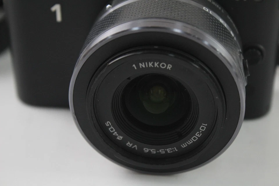 Nikon 1 J1 Mirrorless Digital Camera w/ 1 Nikkor 10-30mm F/3.5-5.6 - Image 2 of 4