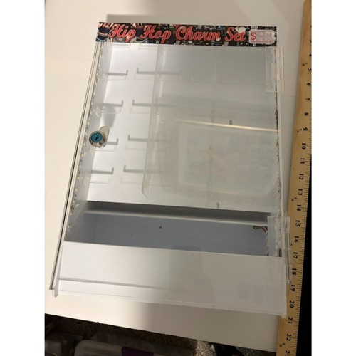Acrylic locking jewelry display (no Key)