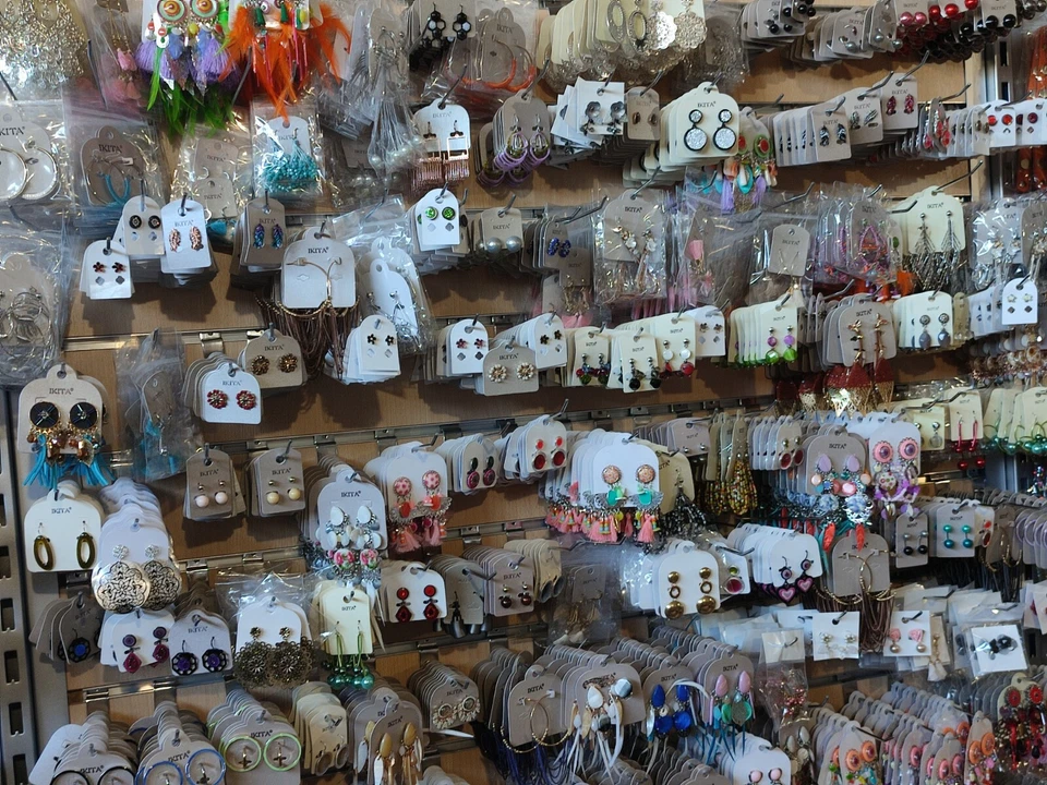 Lot 50 Boucles doreilles IKITA - Lot revendeur - Bijoux Fantaisie - Immagine 2 di 4