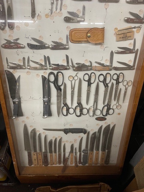 Case XX No. 35 Special Standard Floor Display Case w/Knives