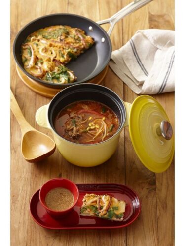 Le Creuset Cocotte Every 20 Rice Pot 20cm 2.8L Cast Iron Fig Gold knob Japan NEW - Picture 7 of 18