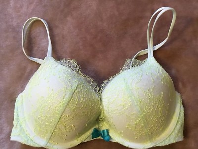 Victoria s Secret Bra 32D Very Sexy Push-up Green lace underwire