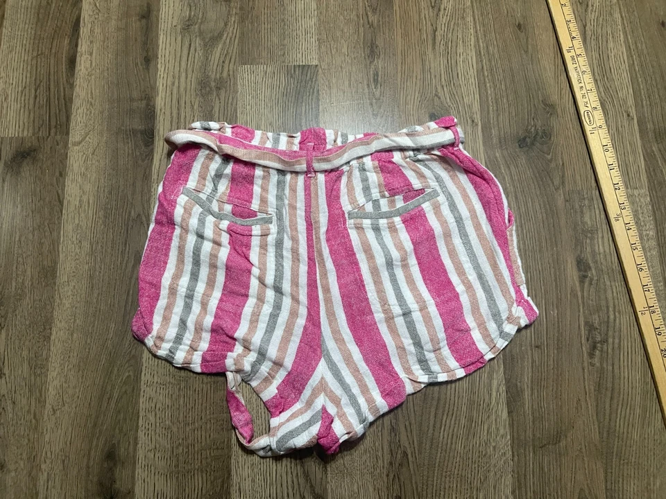 Pantalones Cortos RIP CURL, Para Mujer Talla Pequeña, Blanco Rosa, Rayas, Cintura Atada, Botones Foto 2 de 4