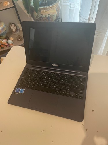 Asus VivoBook 12 - Afbeelding 3 van 7