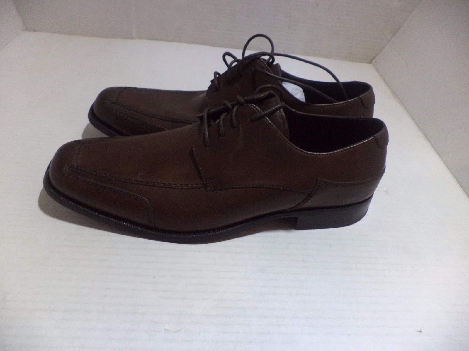 Kenneth Cole REACTION Men’s Simplified Oxford Shoe Size 10 Color Brown on Brown