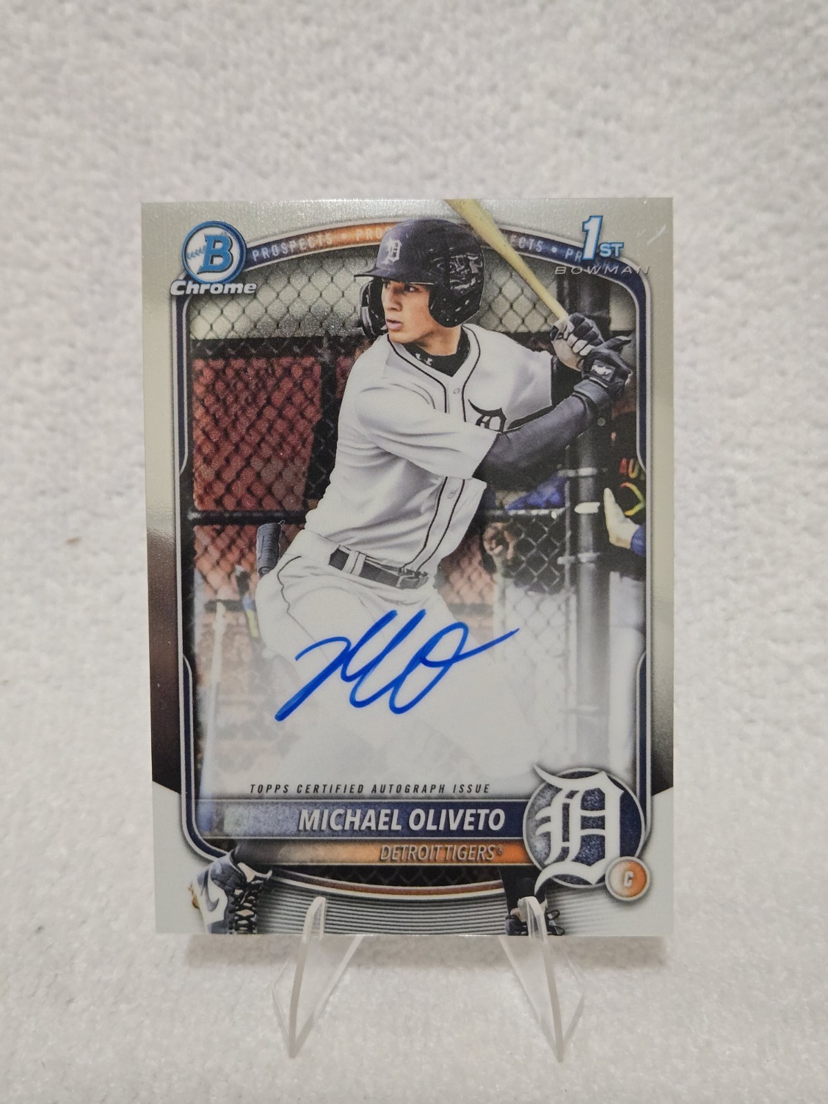 2025 Bowman Draft - Chrome Prospect Autographs Michael Oliveto #CPA-MO (AU, RC)