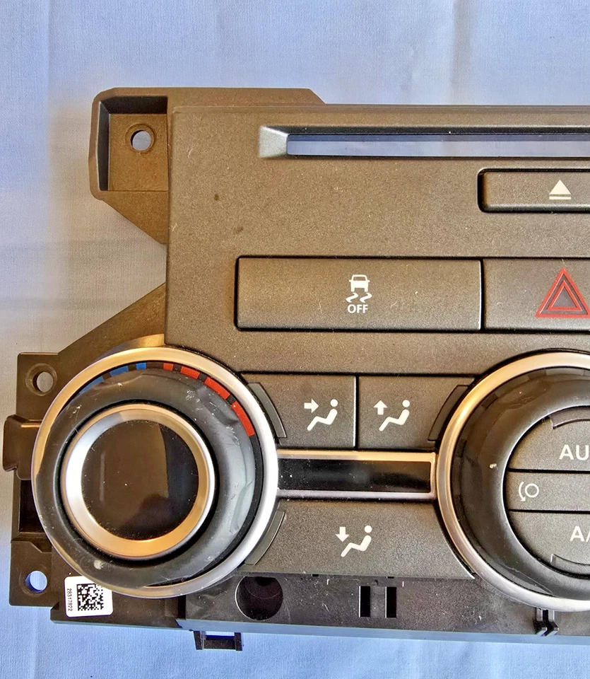 LAND ROVER DISCOVERY 4 Digital Climate Control Panel & Eject Trim CH22-19E900-AB - Image 4 of 4