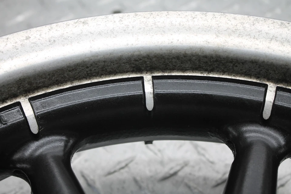 2006 HARLEY-DAVIDSON ROAD GLIDE EFI FLTRI FRONT WHEEL RIM T15X3.00 - Image 4 of 4