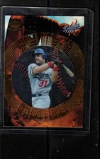 1997 Pacific Crown Collection Prism - Gate Attractions Mike Piazza #GA-26
