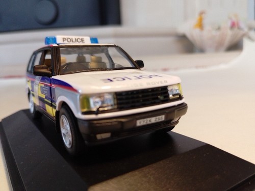 LOVELY Cararama 1:43 RANGE ROVER 4.6 HSE Police Very Slightly Flawed With Stand - Picture 8 of 13