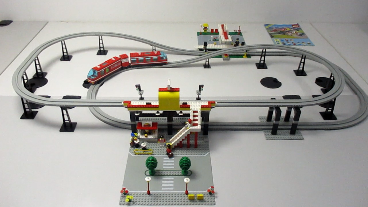 LEGO 6399 AIRPORT SHUTTLE MONORAIL with original box & BA + inlay