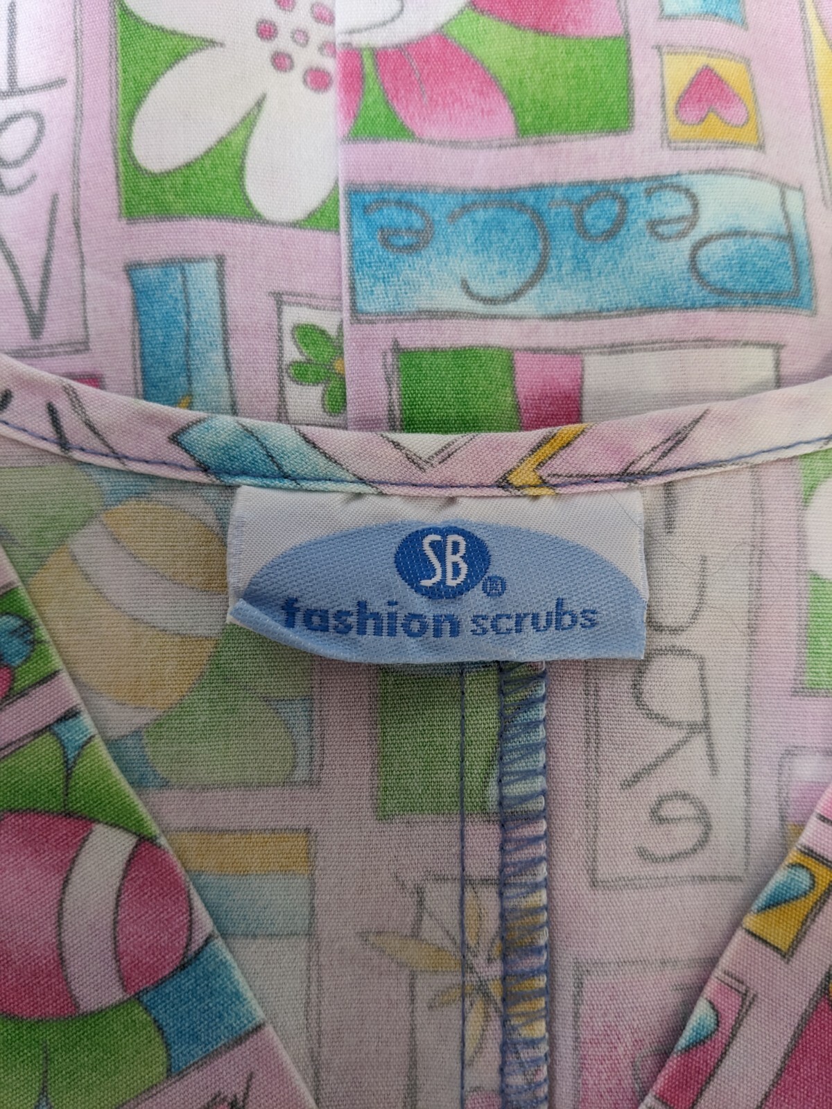 SB Scrubs Top Women Small Pink Blue Yellow Flower Peace Bees Short Dolman Sleeve