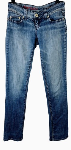 Pantalones de mezclilla azules de tiro bajo para mujer Y2K G By Guess talla 26/30x33 modelo pierna recta de colección
