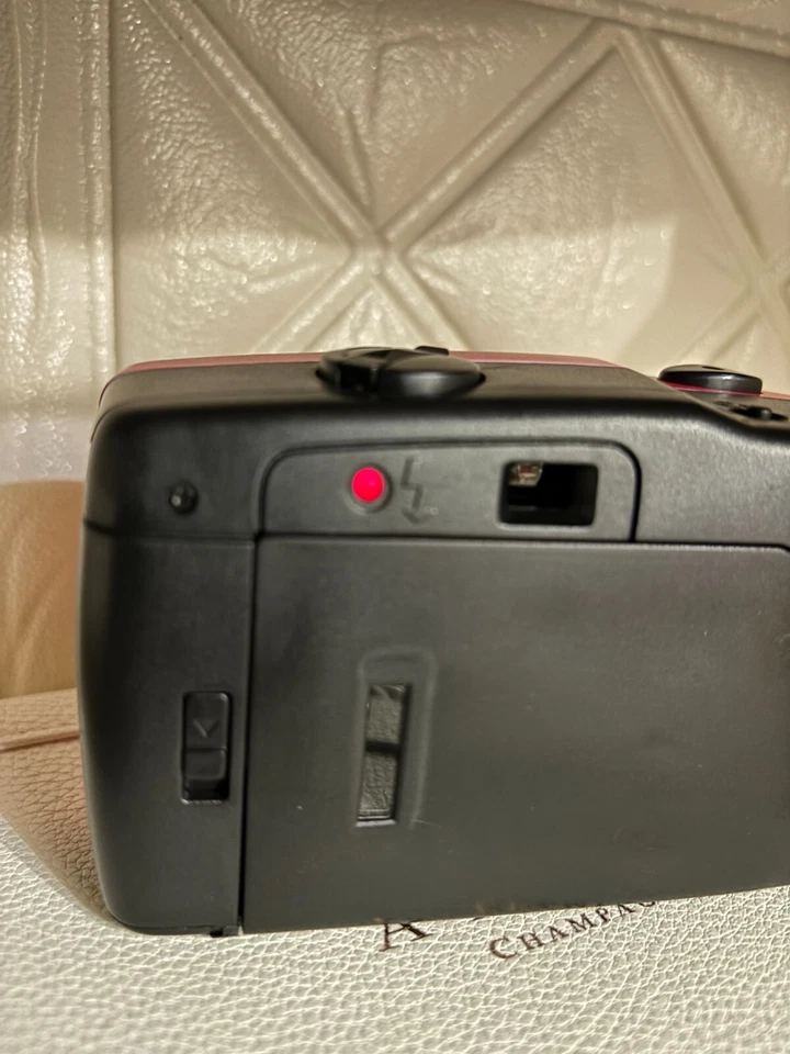 🚀🎁《UNUSED》Sanrio Hello Kitty 35mm Film Camera 1995 Vintage From JAPAN✈✈✈✈✈✈✈✈✈ - Image 2 of 4