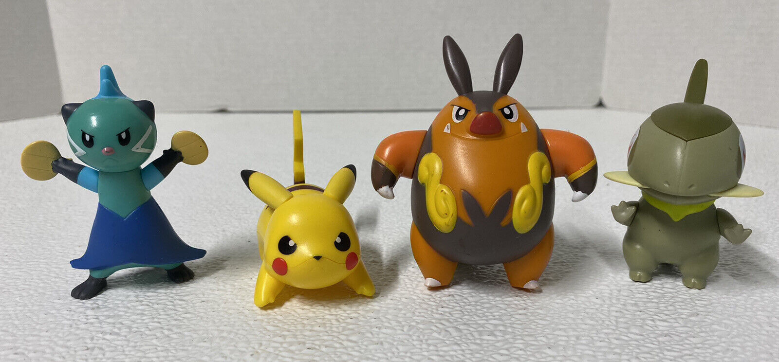 Boneco miniatura Axew Nitendo Pokemon mcdonalds 2012 - Desapegos