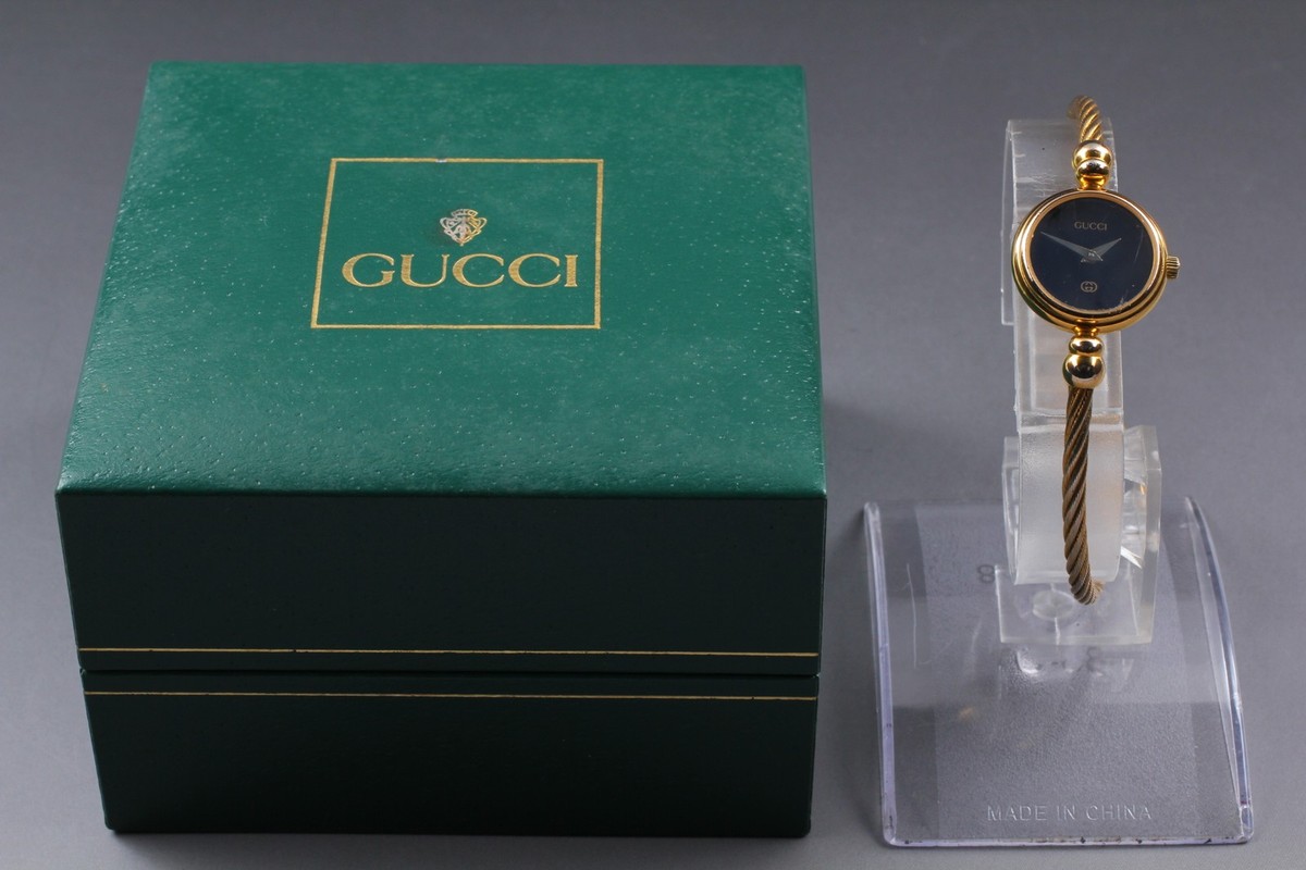 GUCCI　グッチ2700Lハングルウォッチ MINT Vintage GUCCI 2700L Quartz white Dial Women Bangle