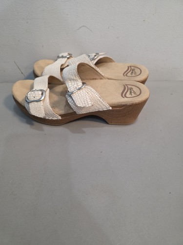 Sandalias Dansko Mujer Deslizables 7.5M Doble Cruzado con Hebillas Blanco Reptil - Imagen 2 de 5
