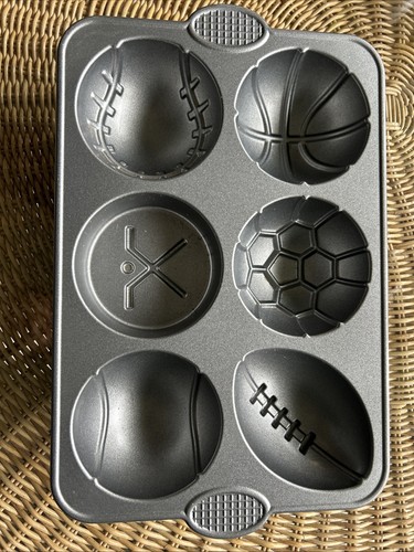 Nordic Ware All Star Sports Mini Cake Pan Mold Cast Aluminum 5 cups 14x9x2 USA - Picture 4 of 4