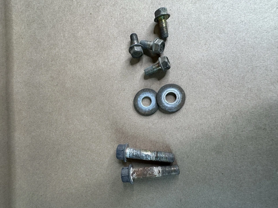 Barra estabilizadora trasera Acura Integra LS 1994-2001 OEM Foto 2 de 4